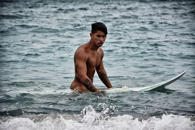 ” NAKED SURFING “ | Daily Dudes @ Dude Dump