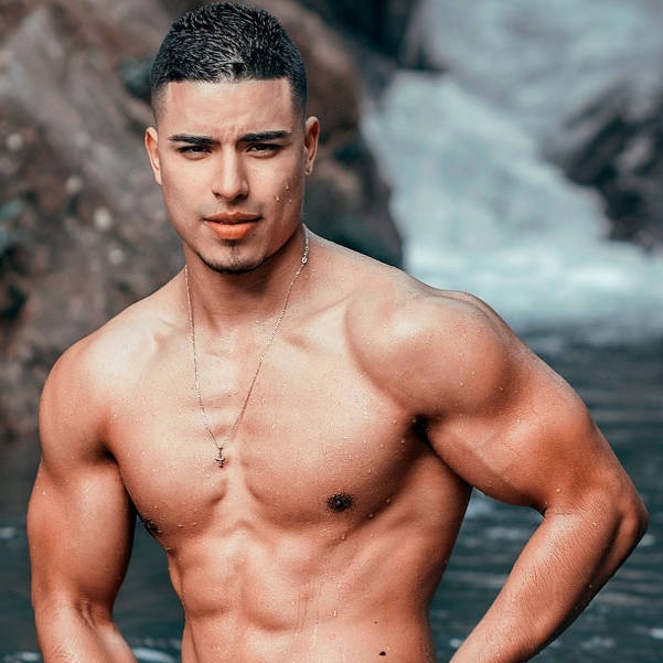 Apolo Makris Is A Gorgeous Hunky Cam Guy! | Daily Dudes @ Dude Dump