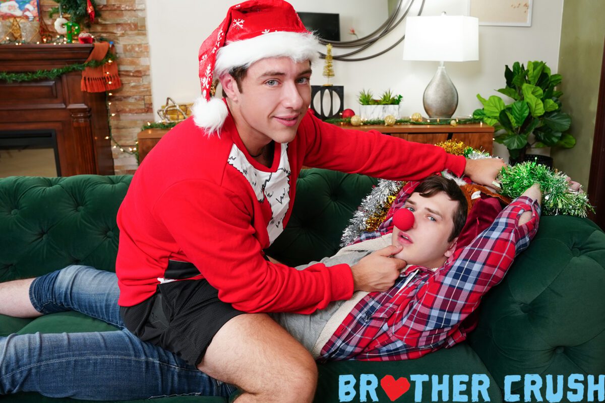 Archie Paige & Dakota Lovell Have a White Xmas | Daily Dudes @ Dude Dump