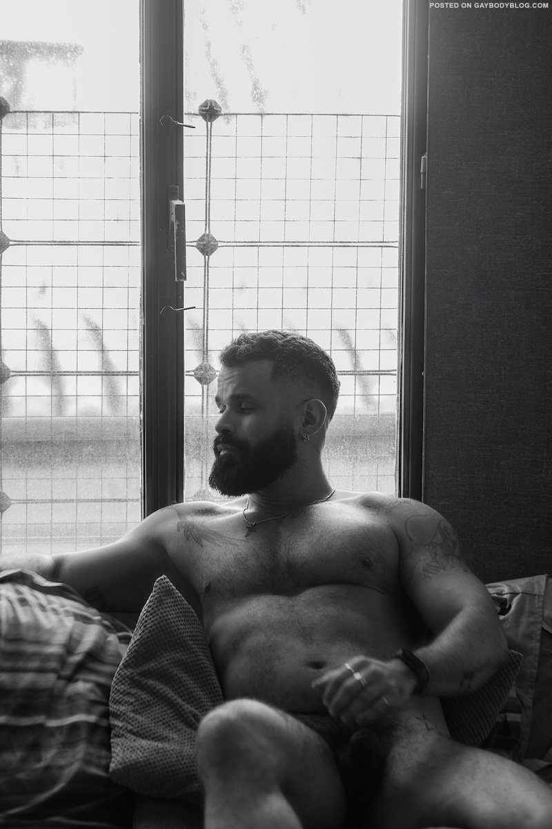Bearded Hunk Manu Steel Naked! – Nude Men | Daily Dudes @ Dude Dump