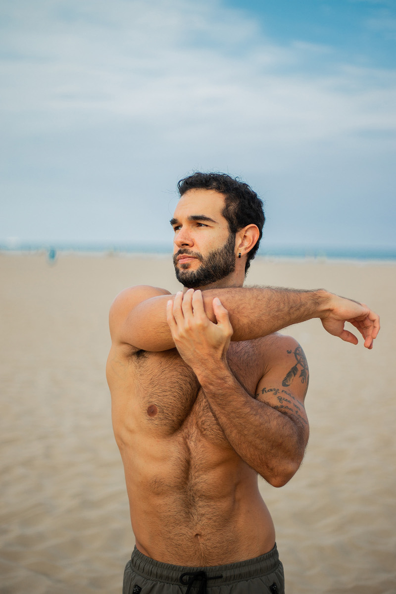 Brazilian Hunk Leo Antunes Could Look Me Over | Daily Dudes @ Dude Dump
