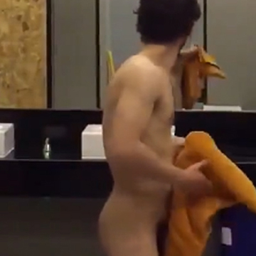 Catching a nude guy in the gym locker room | Daily Dudes @ Dude Dump