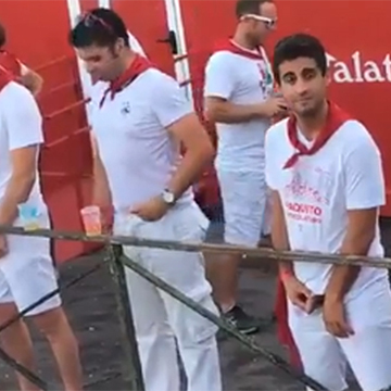 Guys peeing in public during Bayonne Feria | Daily Dudes @ Dude Dump