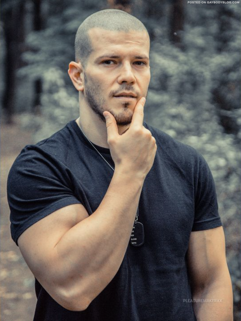 Handsome Cam Hunk Angelo Eric | Daily Dudes @ Dude Dump