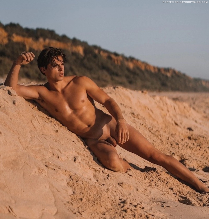 Hot Guys Naked To End Your Weekend | Daily Dudes @ Dude Dump