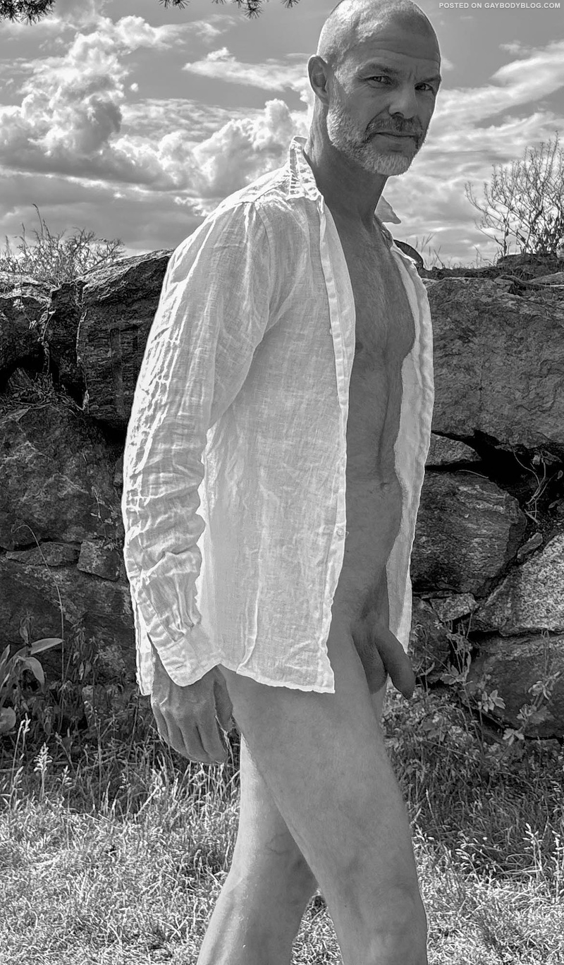 Hung And Uncut Daddy Anders Frisk Takes A Walk | Daily Dudes @ Dude Dump