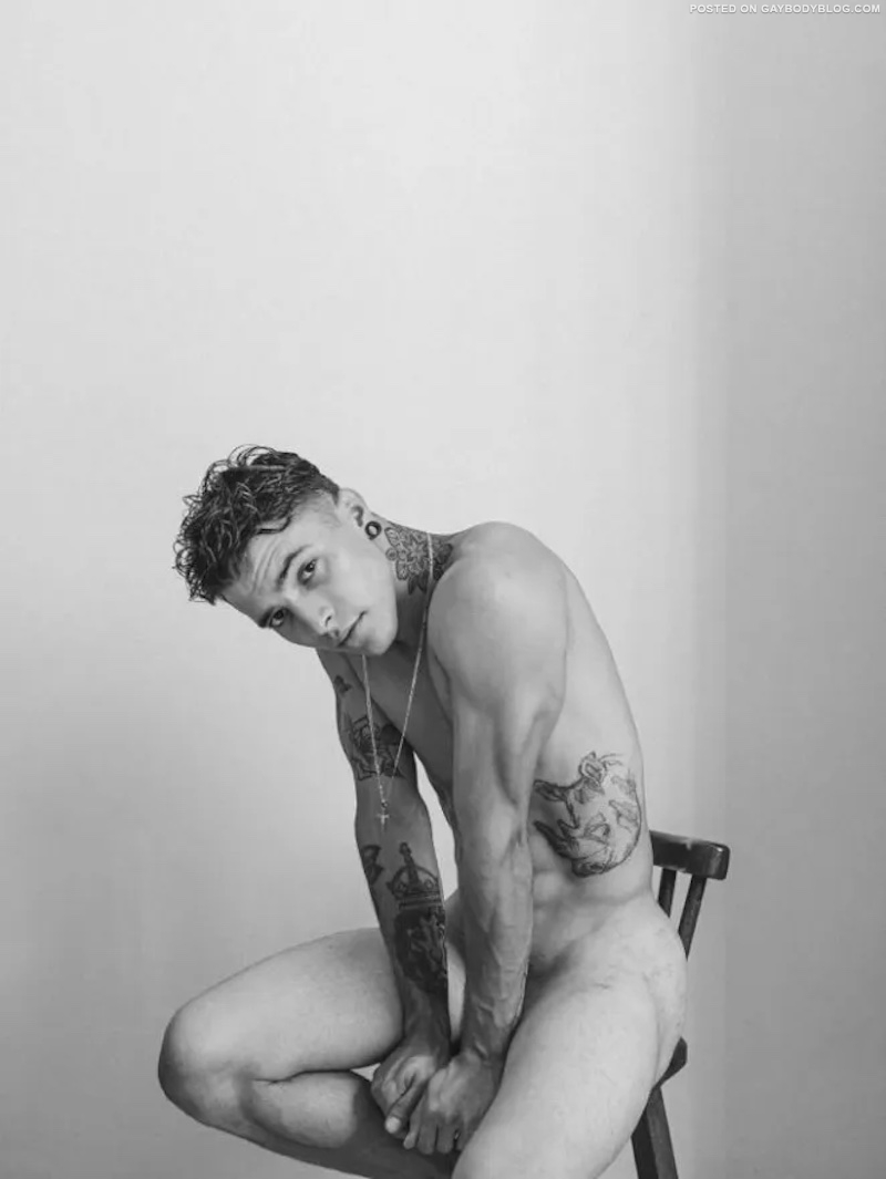 Mysterious Big Cocked Guy Giovanni Shows It All | Daily Dudes @ Dude Dump