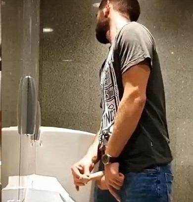 Sexy bearded lad caught pissing | Daily Dudes @ Dude Dump