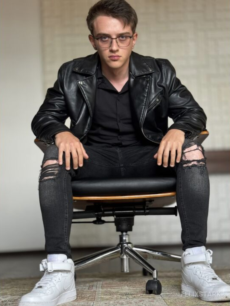 Sexy Cam Boy Felix Stark Is New! | Daily Dudes @ Dude Dump