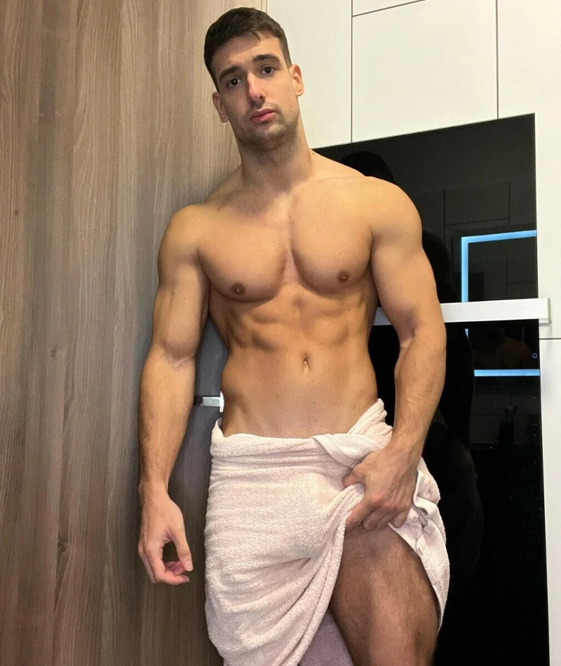 Sexy Stud Niccolo Neri Naked | Daily Dudes @ Dude Dump