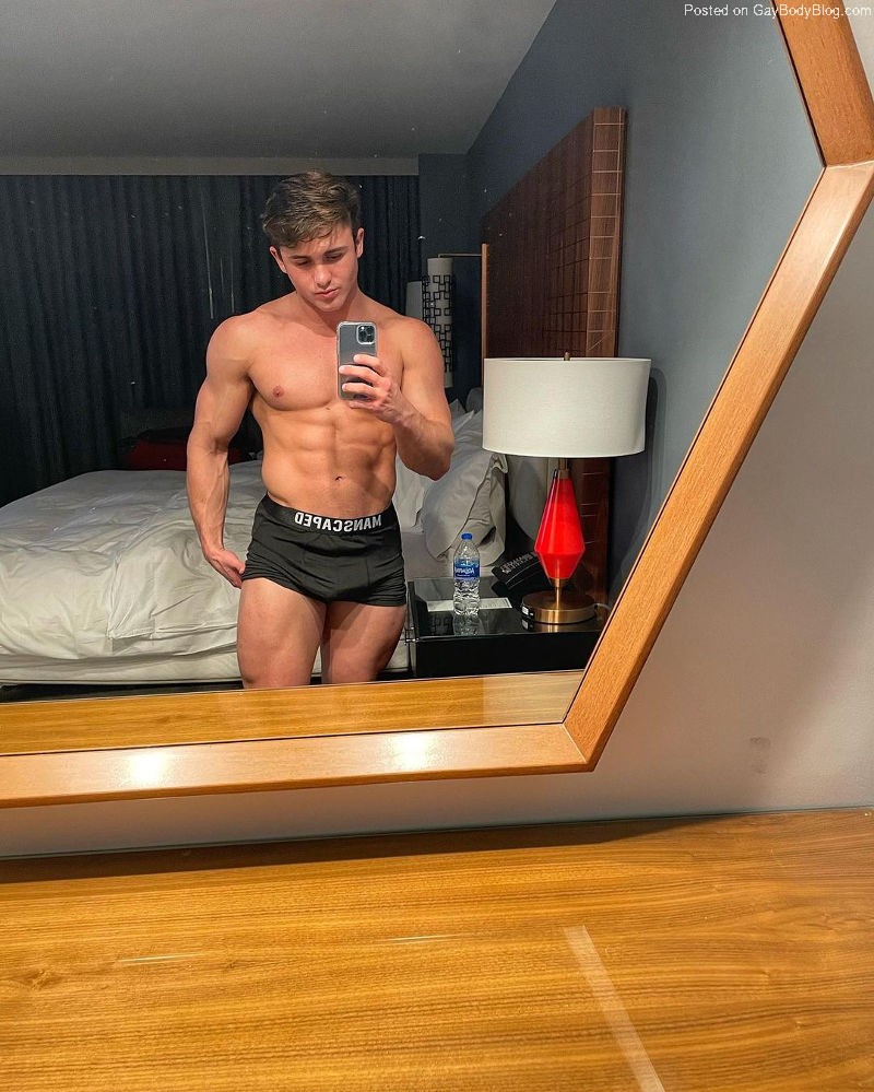 Sexy Young Bodybuilder Chase Calvit | Daily Dudes @ Dude Dump