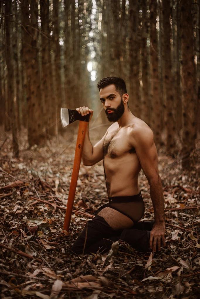 Thalles Lima Clicks in the Woods | Daily Dudes @ Dude Dump