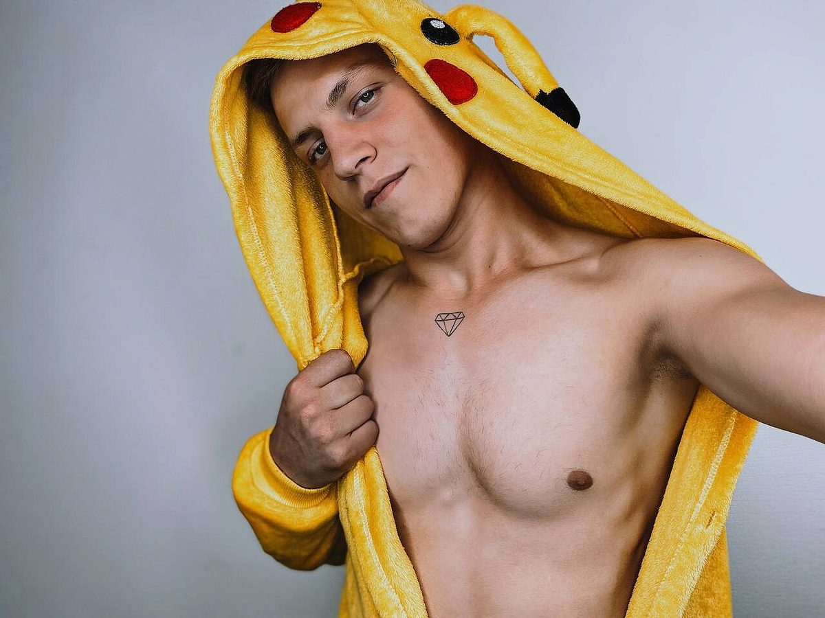 Twink Cam Model Curtis Crew Is Cute AF | Daily Dudes @ Dude Dump