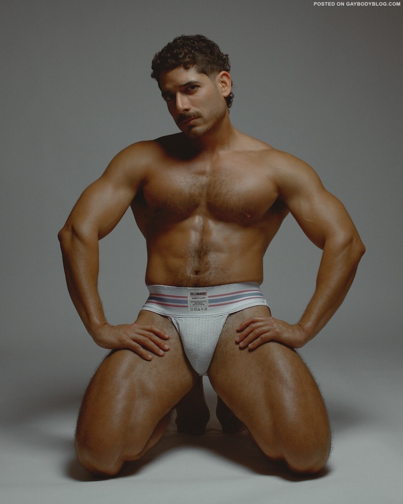 Uncut Daddy Dick With Hunky Henner! | Daily Dudes @ Dude Dump